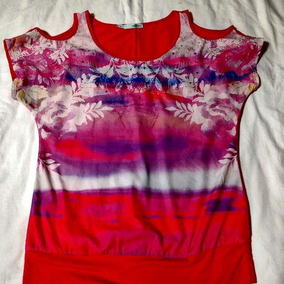 Women's cold shoulder tops - Picture 2 of 5